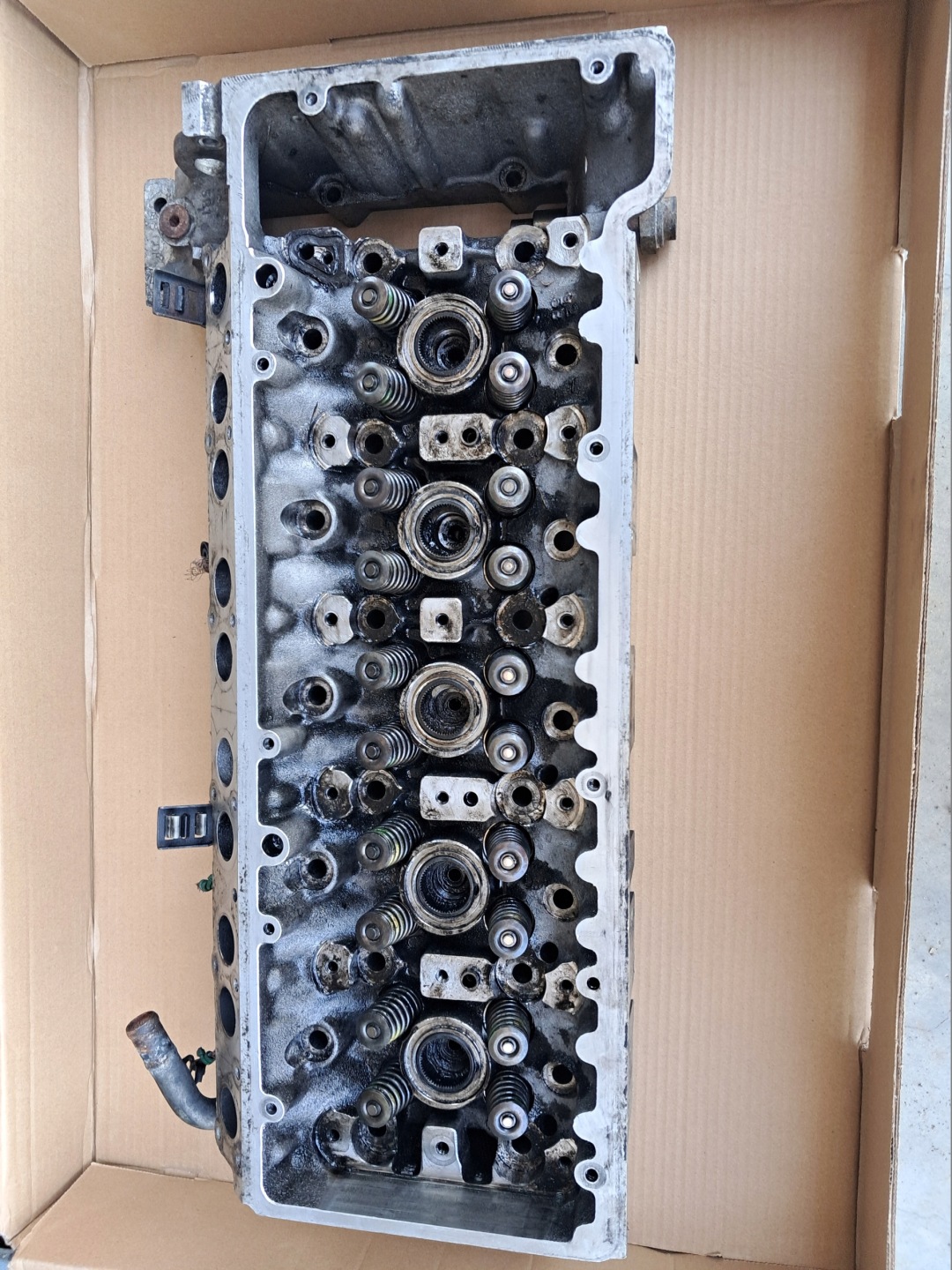 TESTATA del cilindro MERCEDES W124 2,5D 6050160601