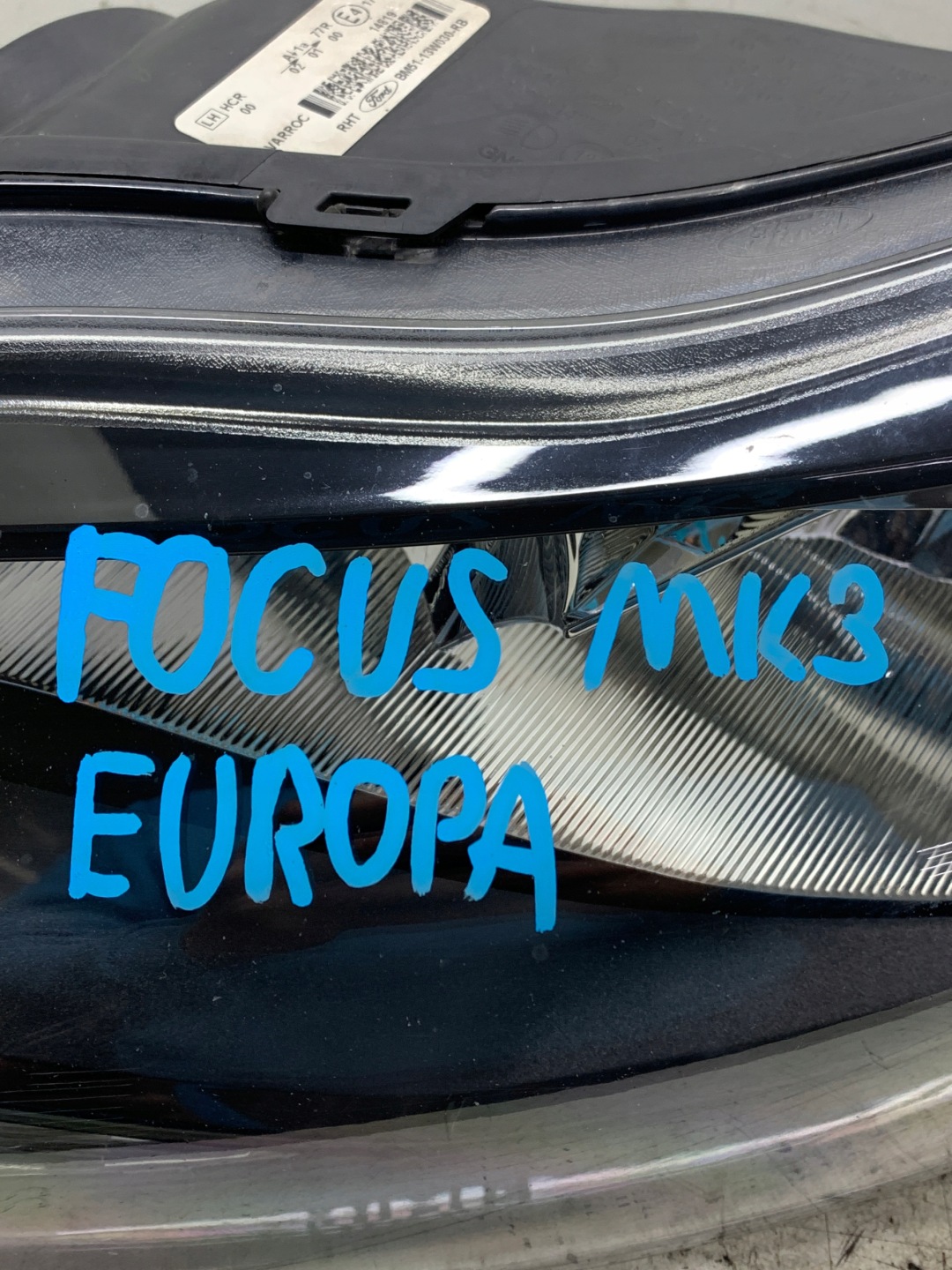 light left front left front FORD FOCUS MK3 2013 KOMBI 1.6 TDCI of wheels VB