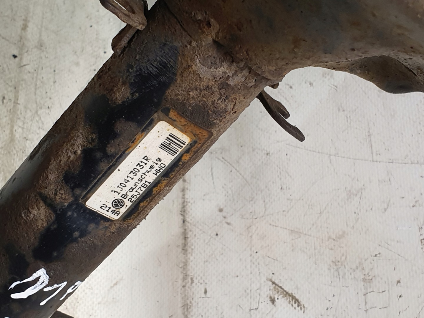 shock absorber left front 1J0413031R AUDI A3 8L 1.8 125KM 97r.