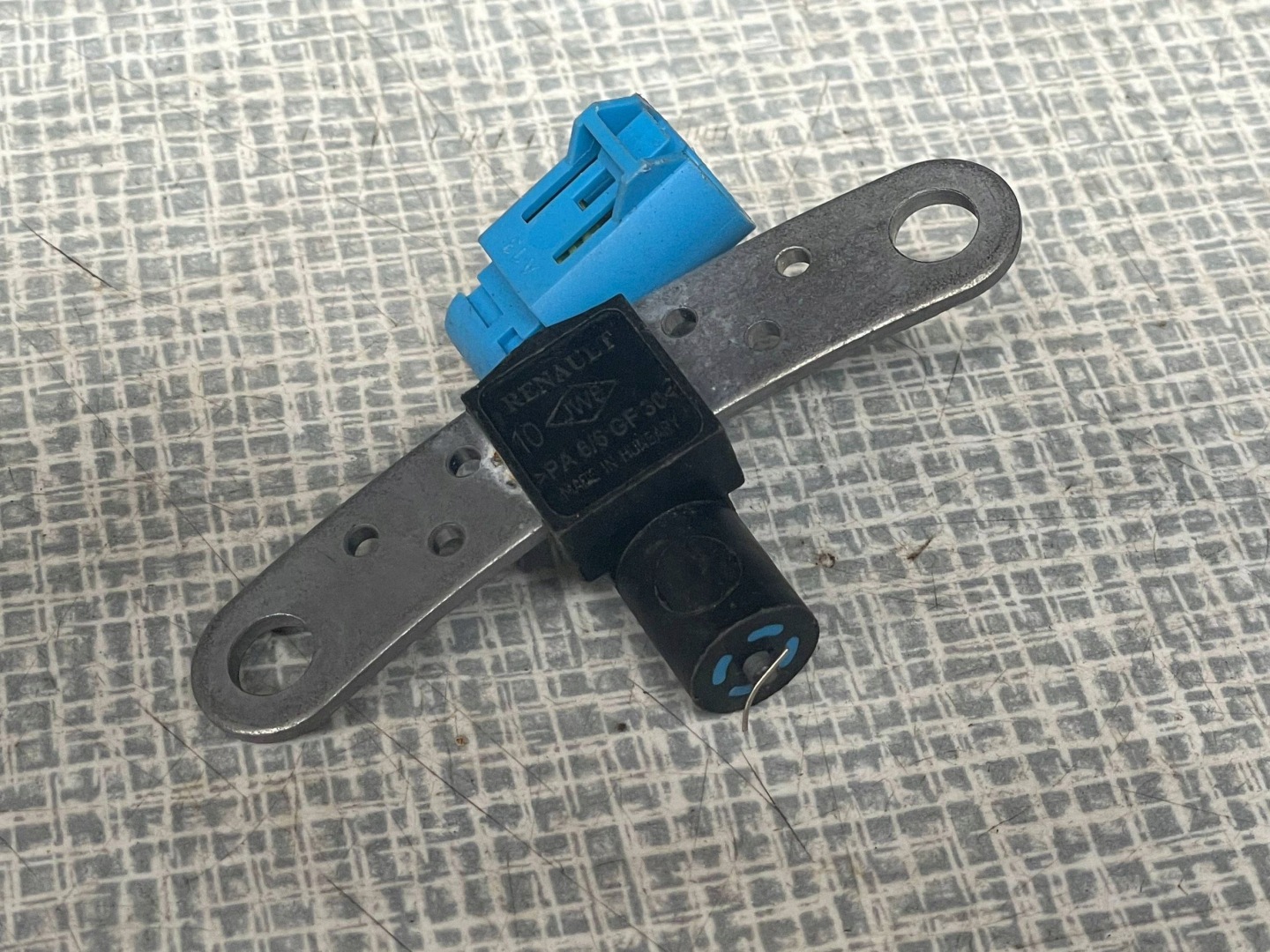 DER KURBELWELLENPOSITIONSSENSOR OEM 8208647554B !J
