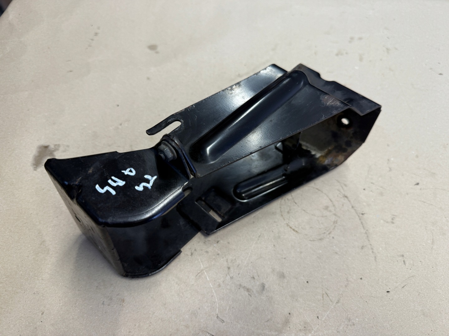 VW TRANSPORTER T4 LIFT 2.5 TDI Support plaque POMPY ABS 7D0614711B