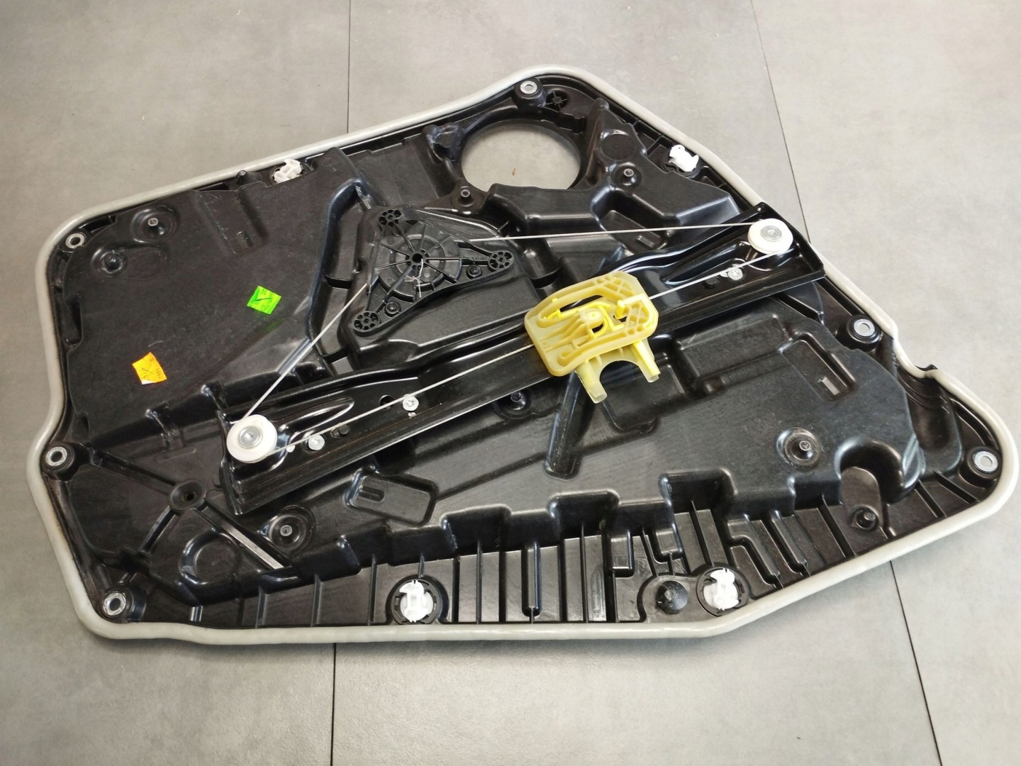 BMW X4M F98 G02 mechanism windows left rear part