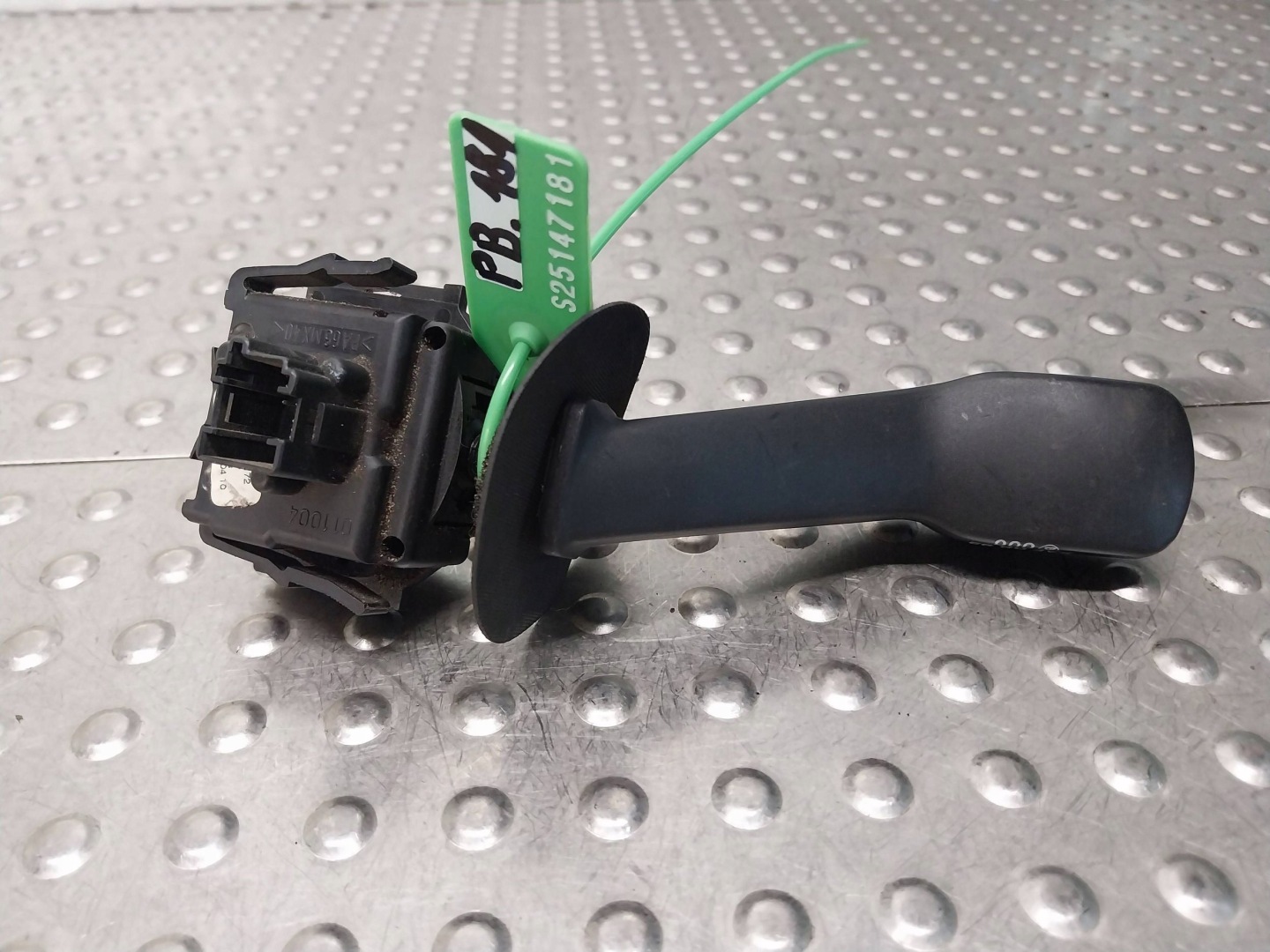 steering wheel levers and controls MANETKA 8352172 BMW E39