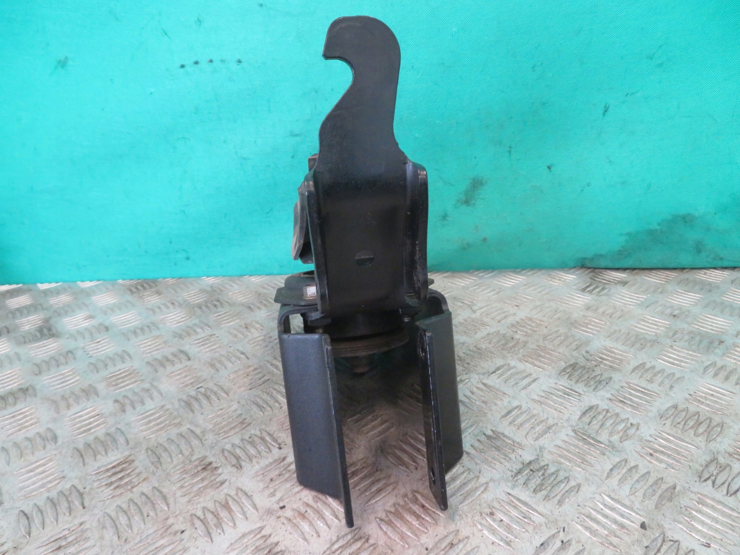 bracket holder airbag cabs left MITSUBISHI CANTER FUSO 3.0 21R
