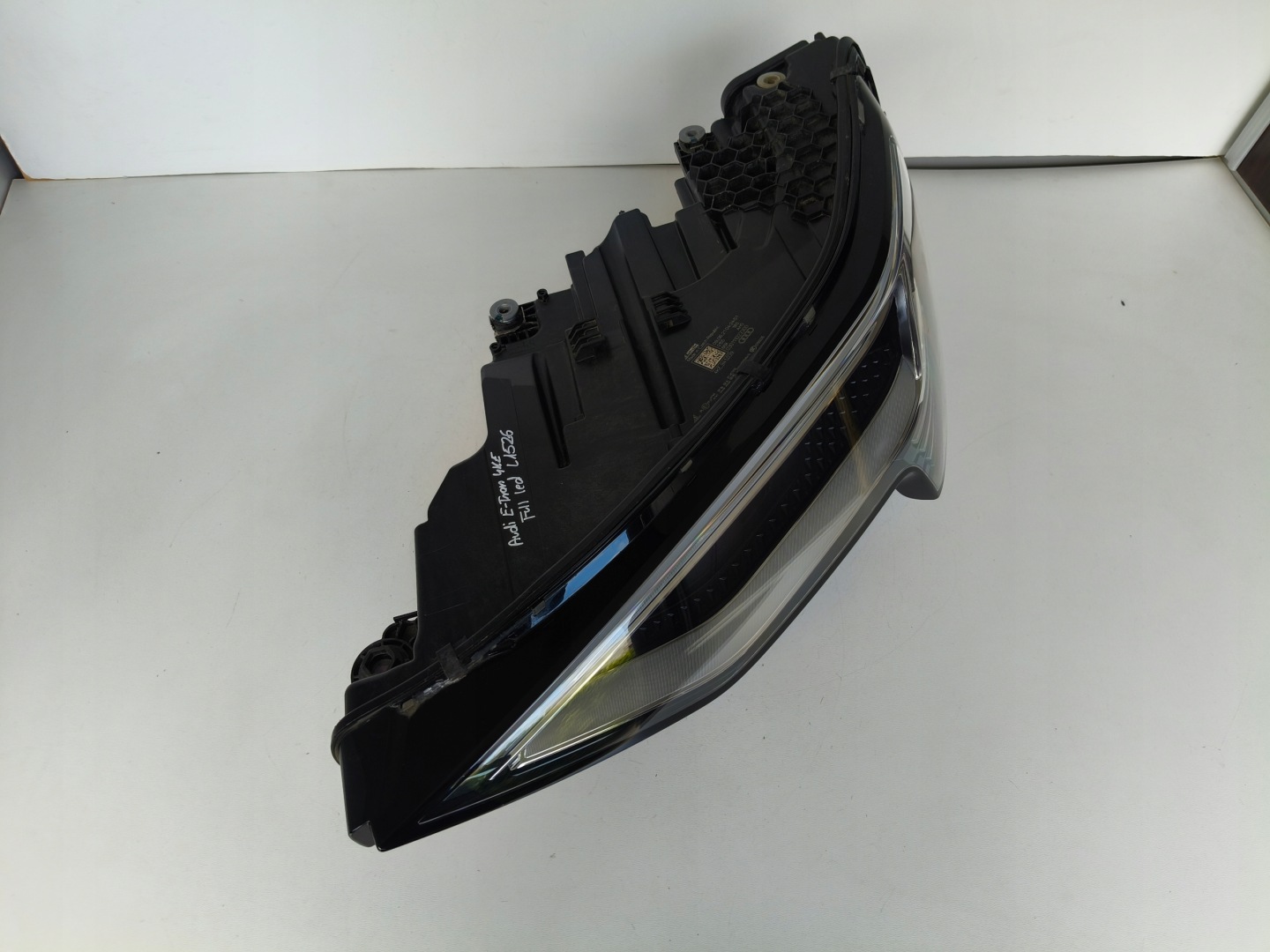 light left REFLEKTOR AUDI E-TRON 4KE FULL LED