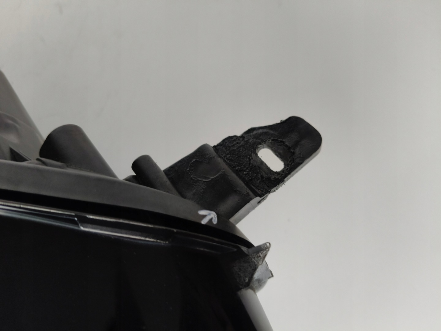 light right REFLEKTOR FORD ECOSPORT 17- LIFT ST CIEMNA XENON
