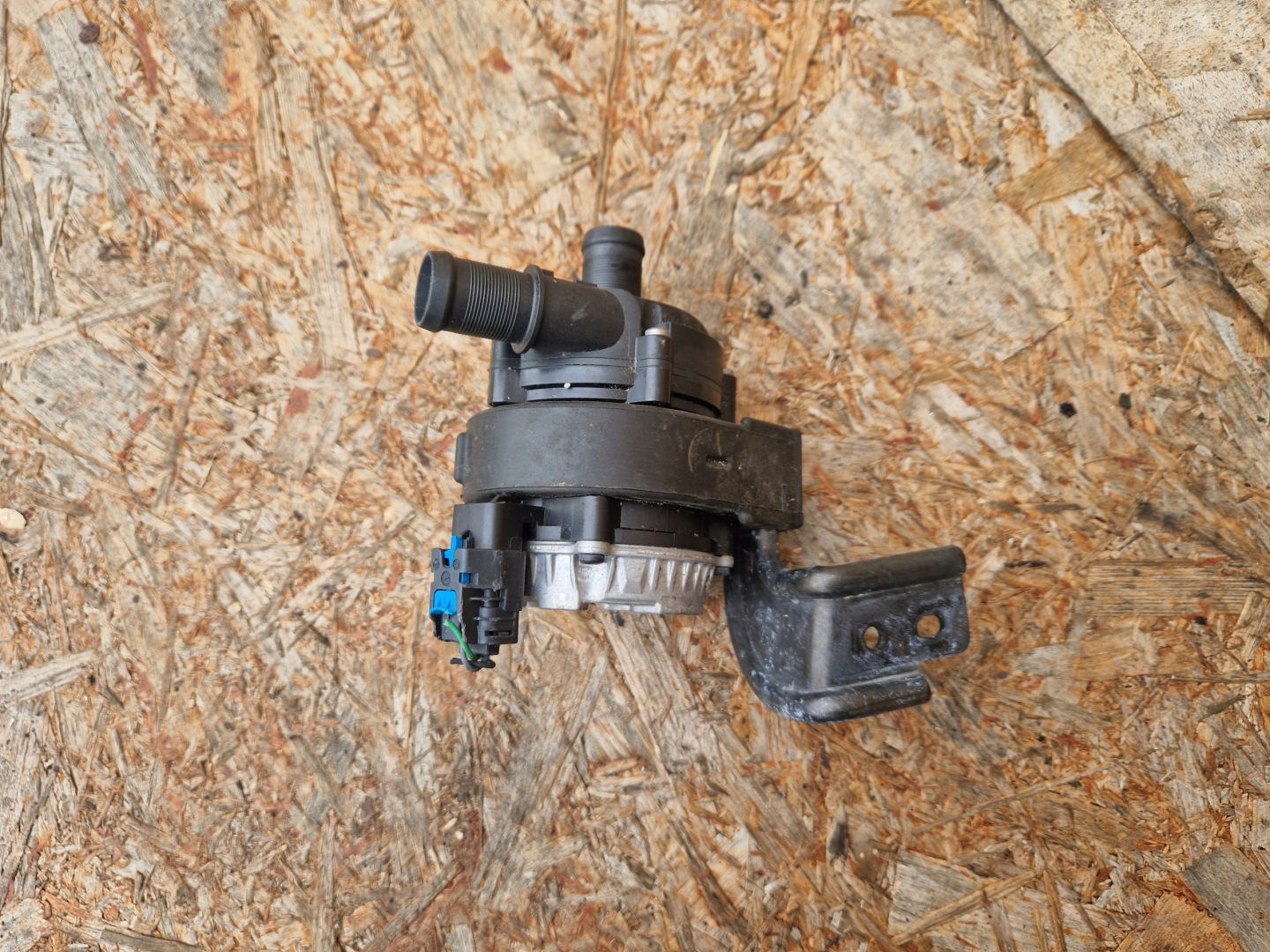 supplementary water pump RENAULT 1.5DCI 210108197R