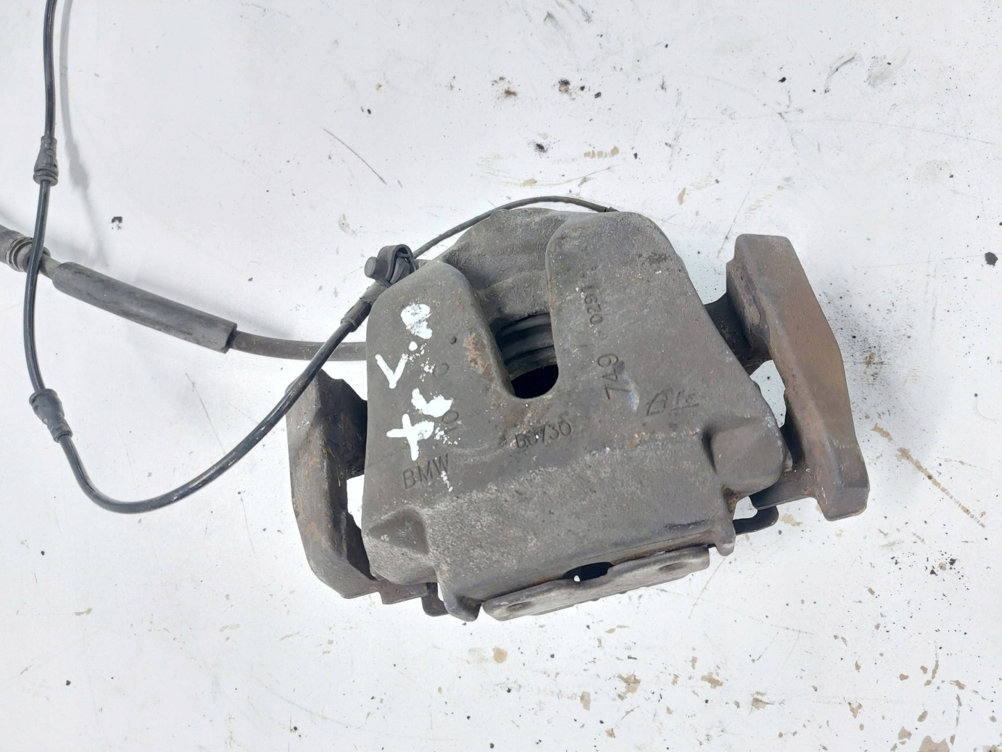 BMW E71 X6 06-13r caliper brakes left front 60/30