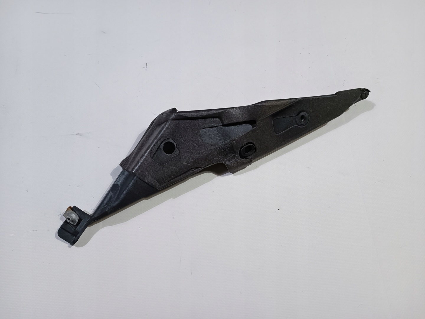 Support plaque Moulage slupka A Gauche Corvette C6