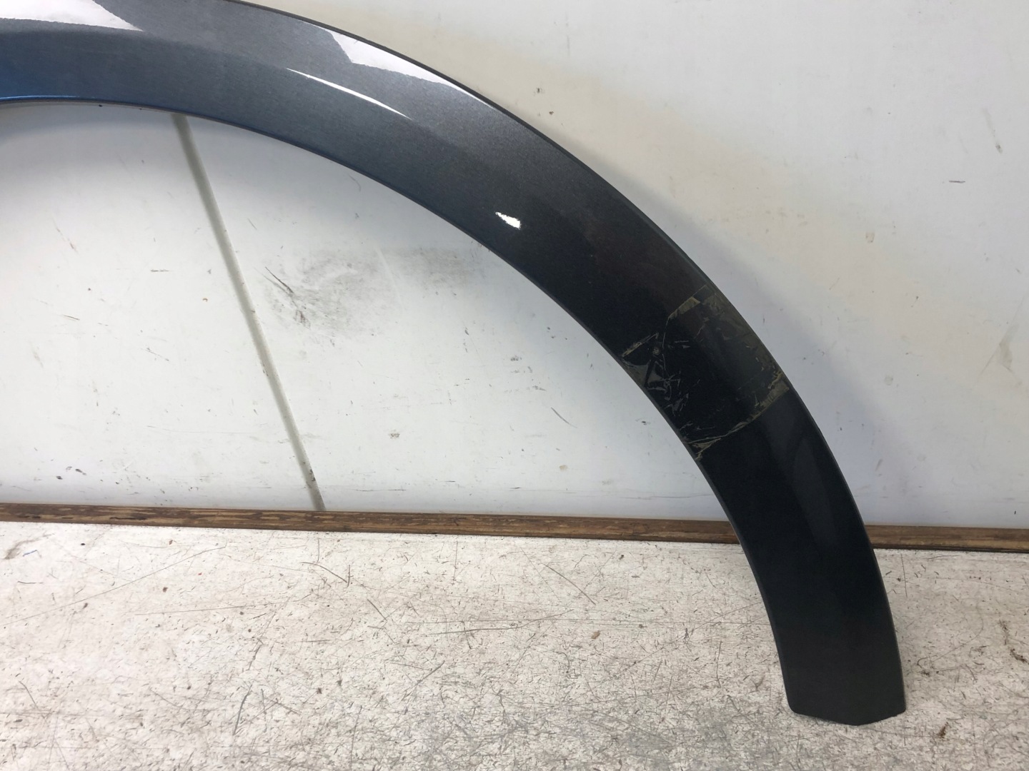 modanatura parafango sinistra posteriore AUDI Q2 81A853817A
