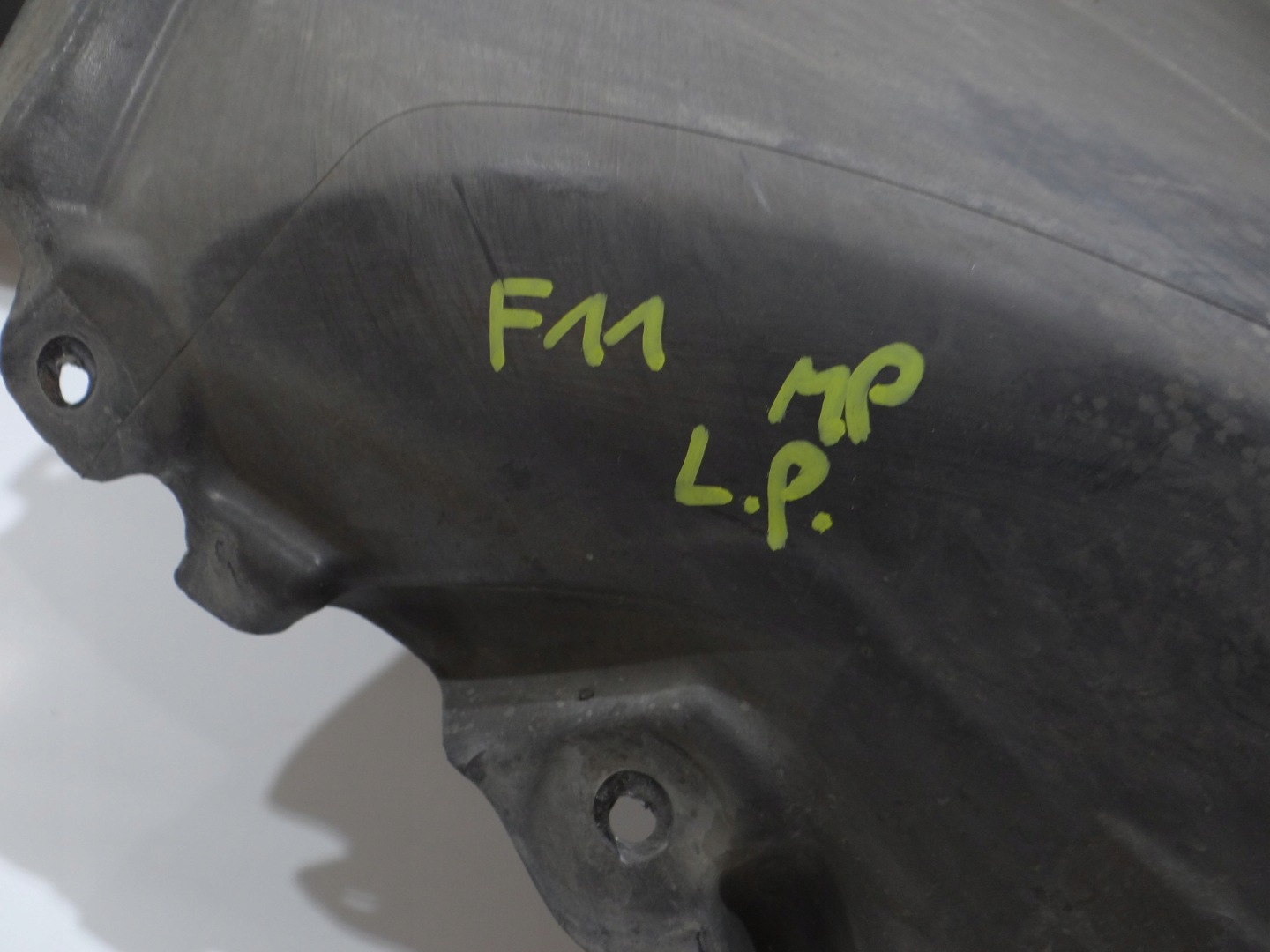 mudguard left front BMW F11 M PAKIET 7186727 (17245520)