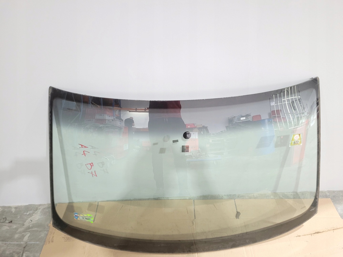 window front iron AUDI A4 B7 ORYGINA 2010 ROK