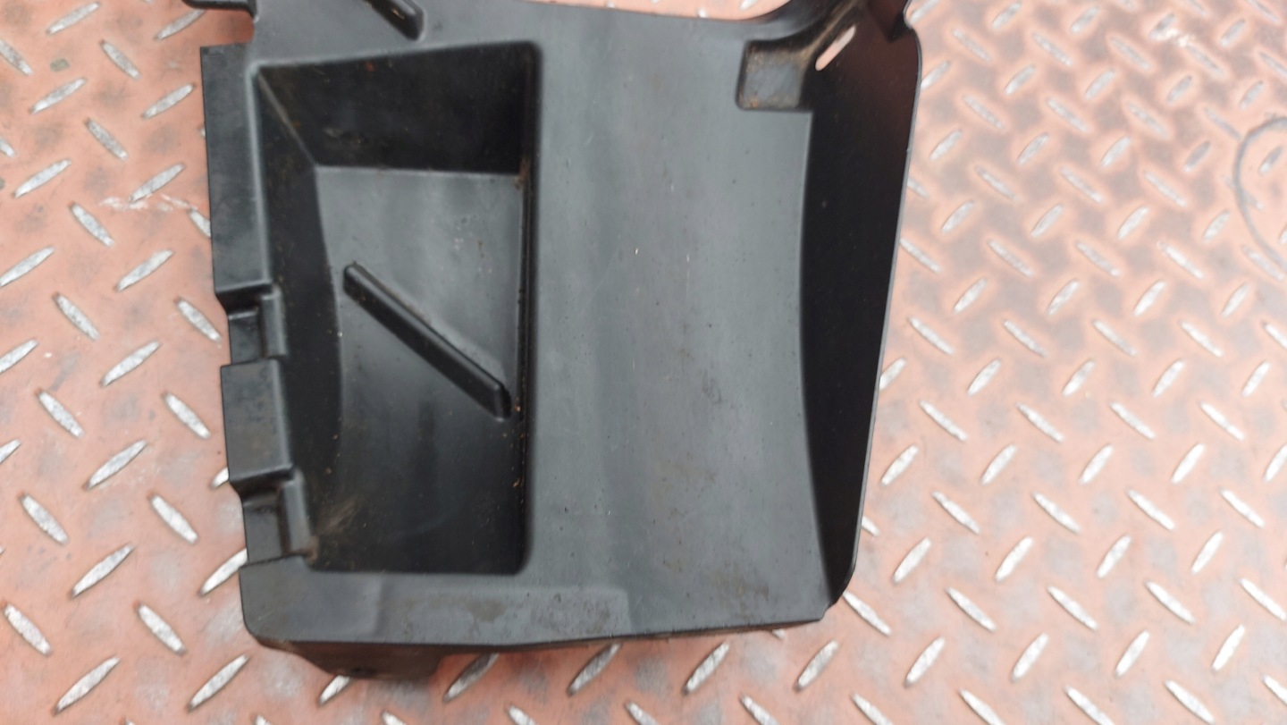 Schmutzfänger NADKOLA rechts heck TOYOTA COROLLA E16 E18 13-19