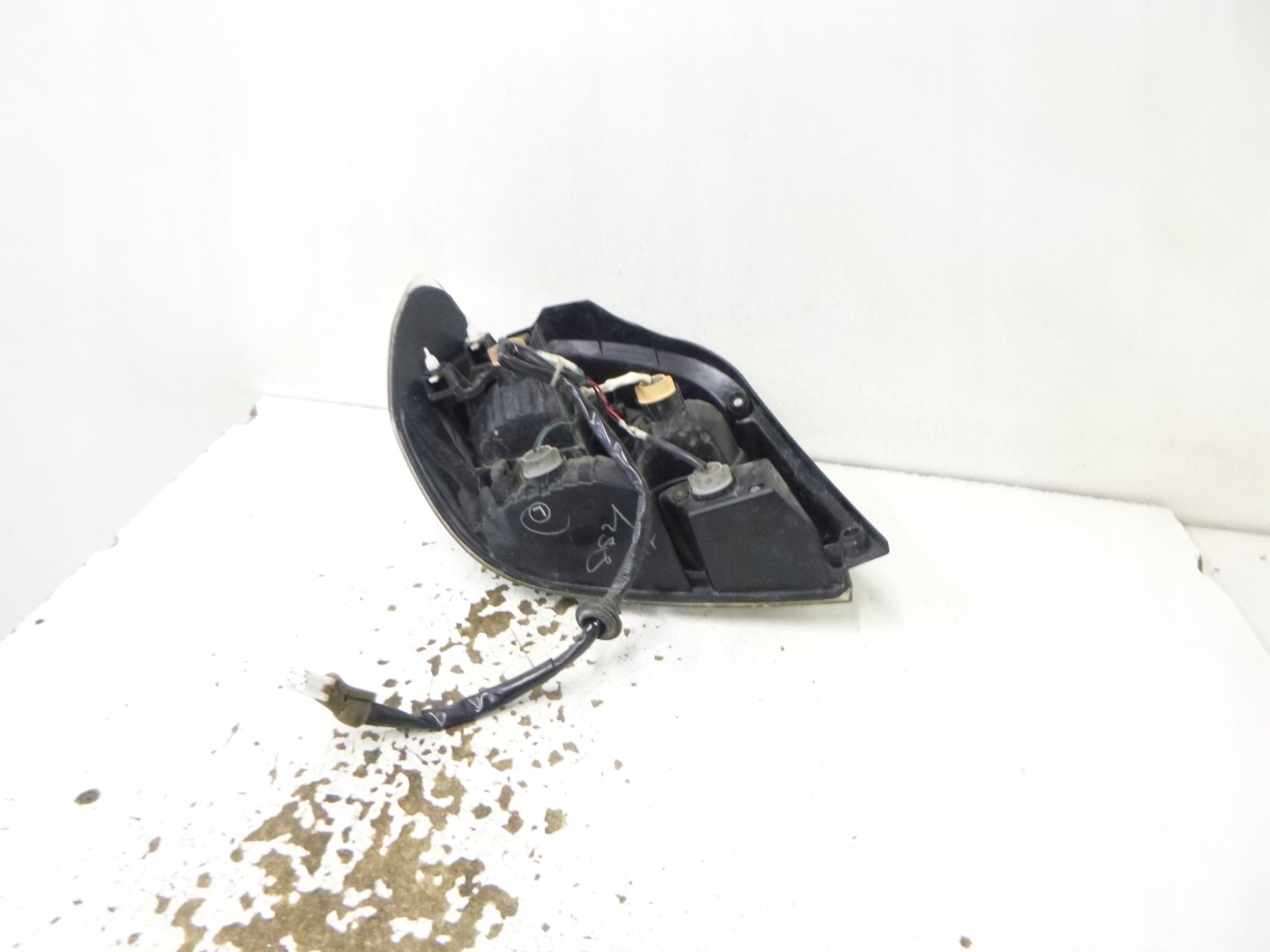 light rear right Mitsubishi Outlander and 2004r. 220-87546