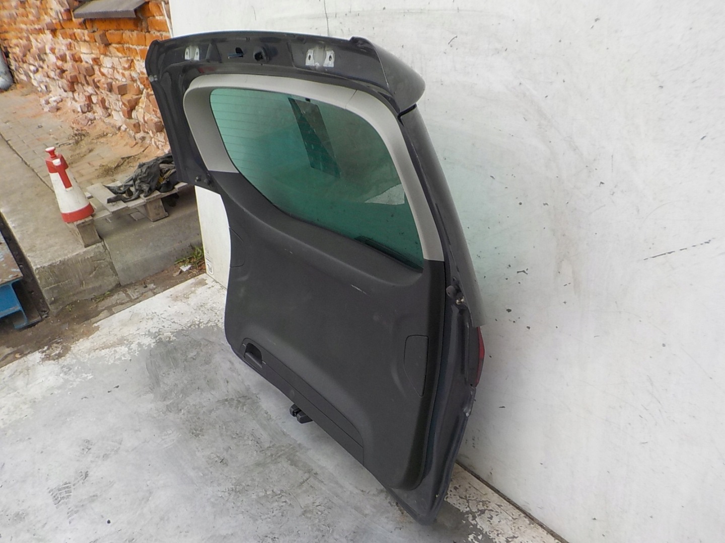 858 OPEL ZAFIRA C boot door rear