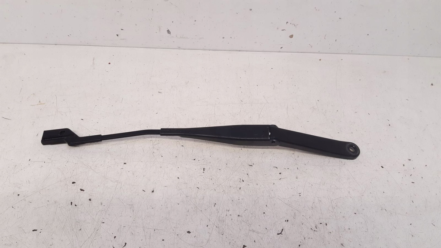 wiper arm left Ford Fiesta MK7 1,25i