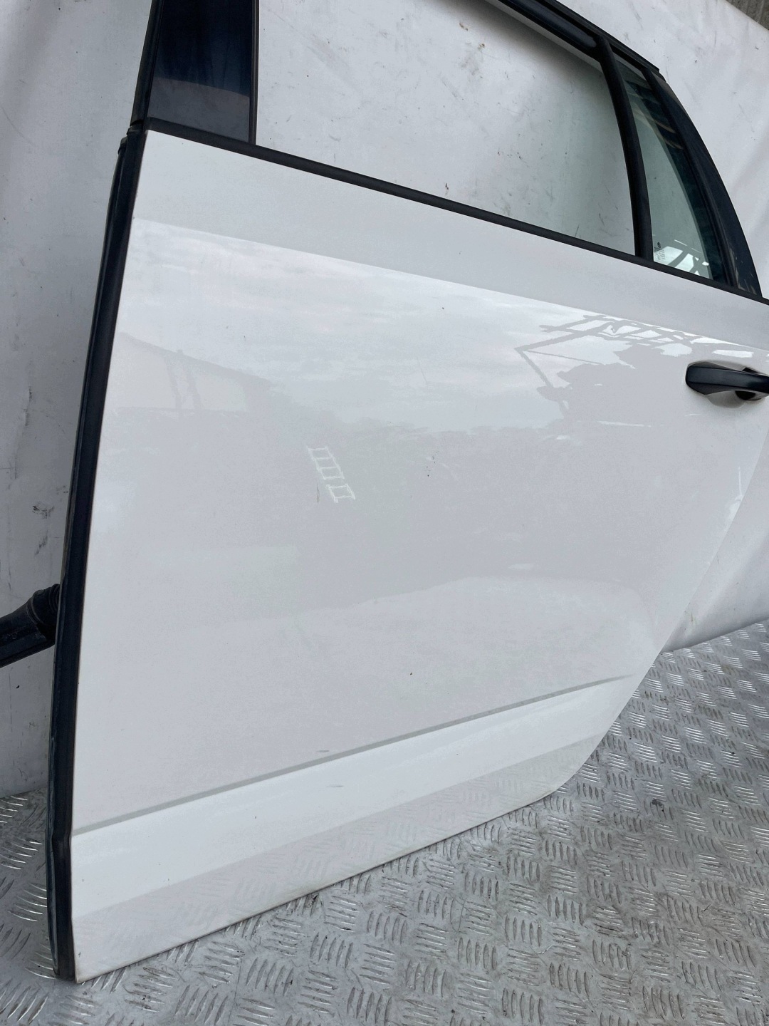 door rear part rear. left left SKODA OCTAVIA 3 III 12- LF9E