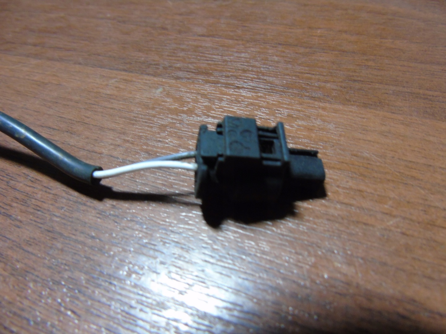 IDEALNY SENSOR TEMPERATURY GASE MERCEDES 1
