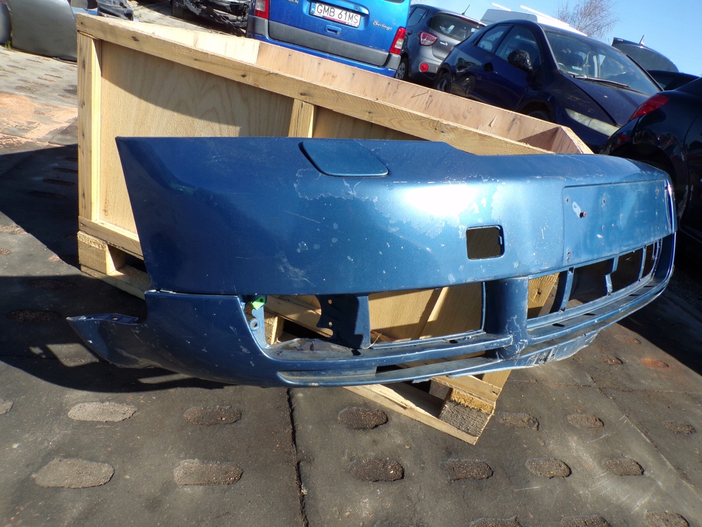 front bumper front AUDI A4 B6 colour LZ5W WERSJA below washers