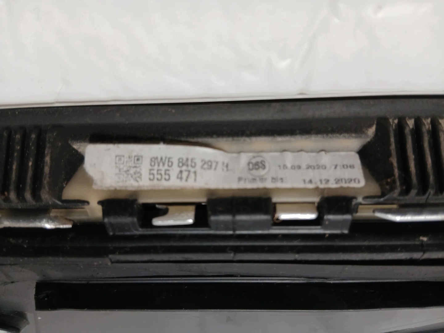 AUDI A4 B9 LIFT window side bodywork left 8W5845297H