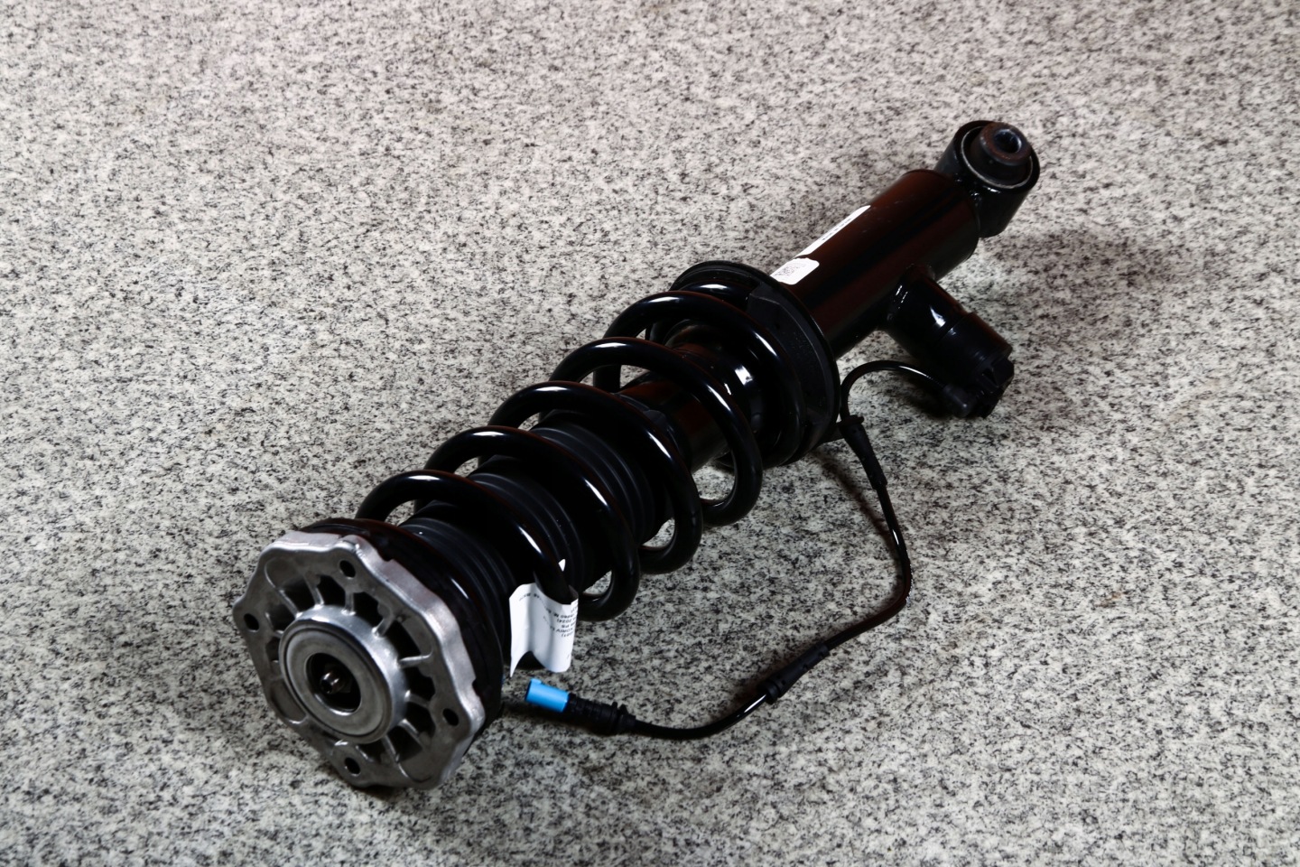 BMW X3 G01 shock absorber right left rear part rear VDC 6887148 3385 km !!!