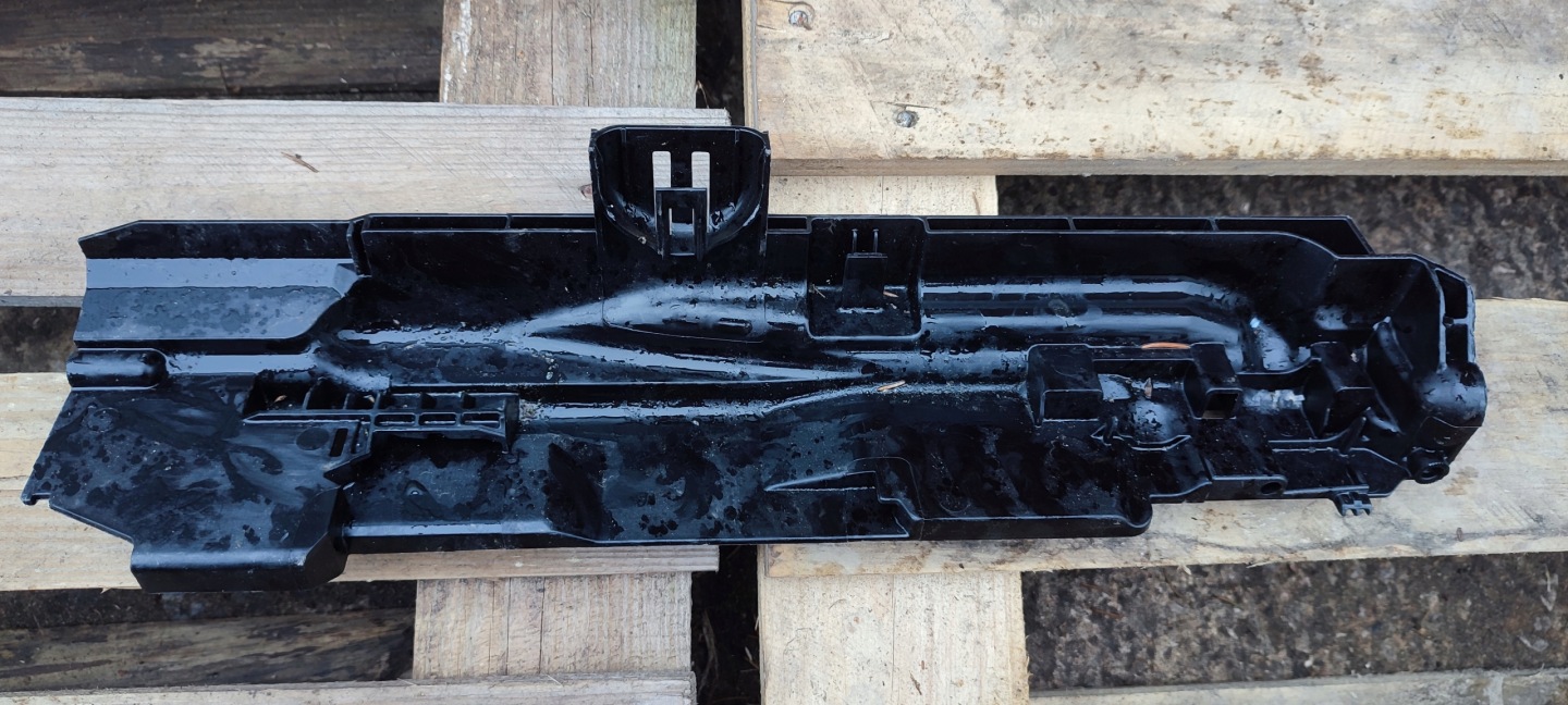 holder radiator right BMW E90 E87 7524914