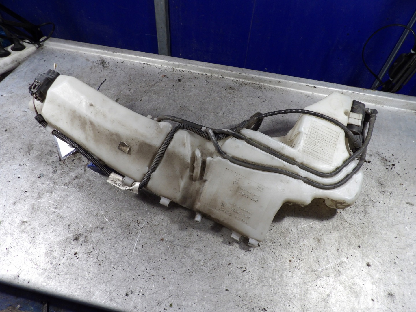Ford Focus MK2 Behälter Spritzdüse 4M51-13K163
