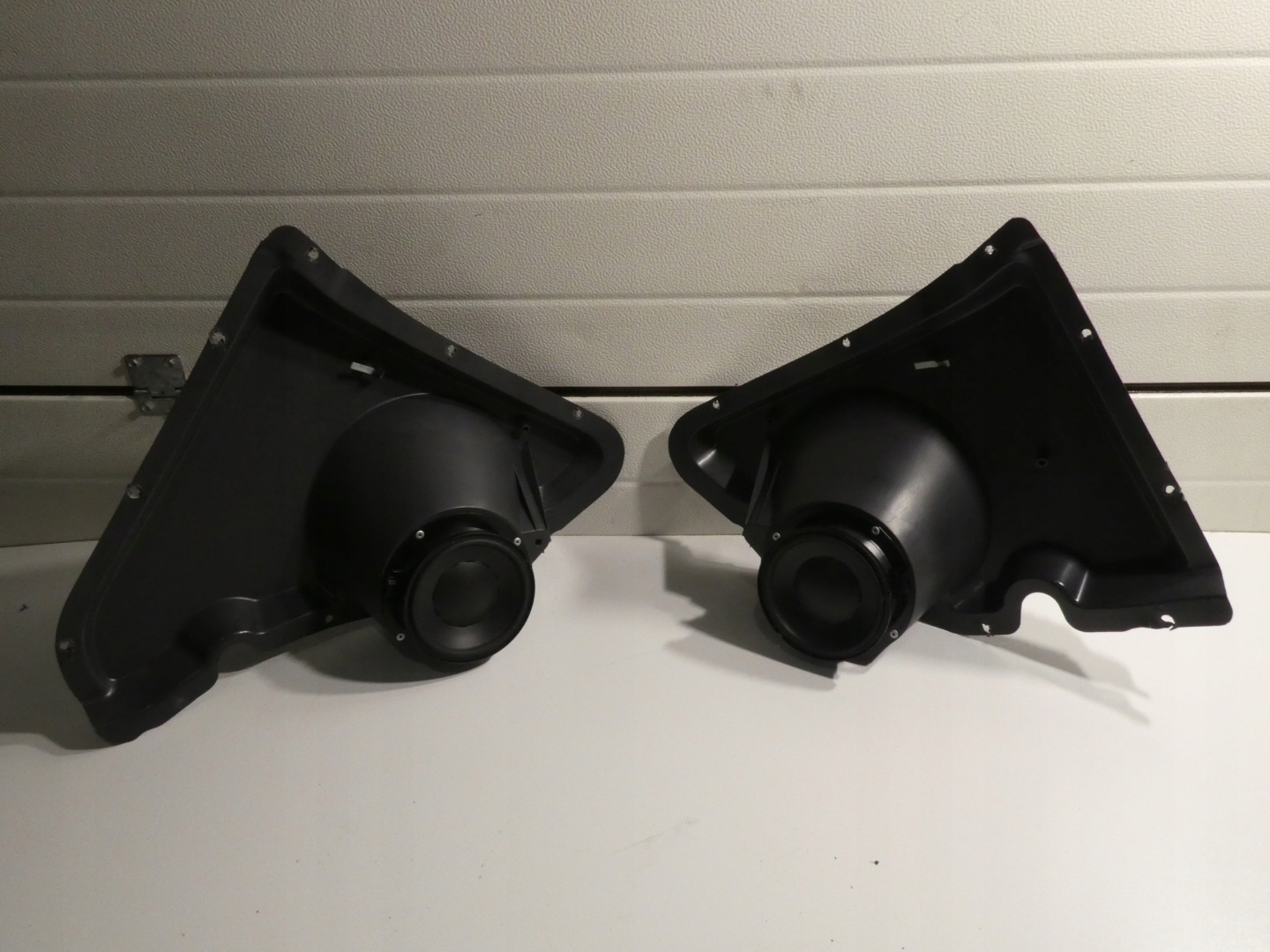 VW SCIROCCO speaker rear part 1K8035241B 1K8035242B
