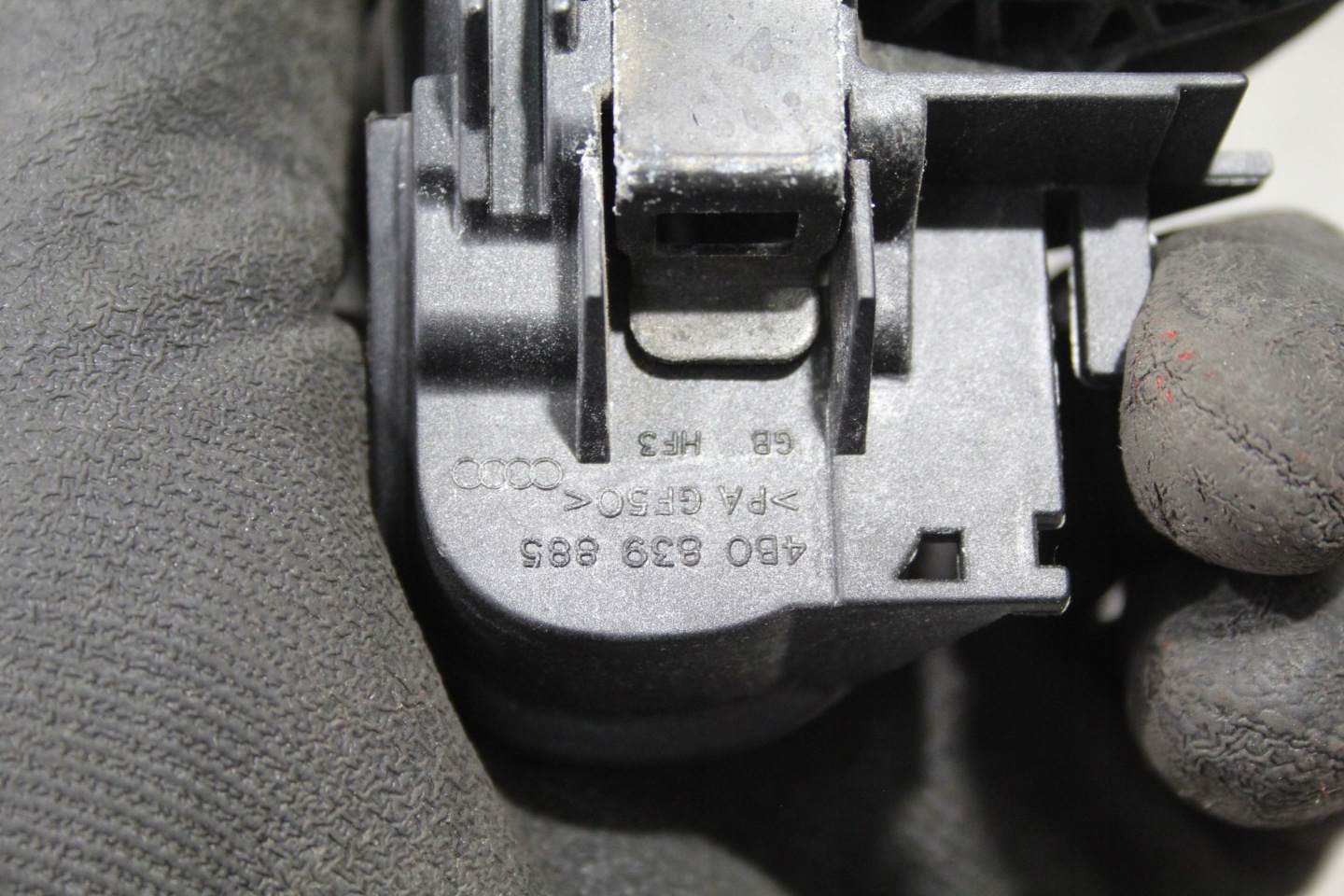 handle door right rear part AUDI A3 8P0 LIFT 4B0839885