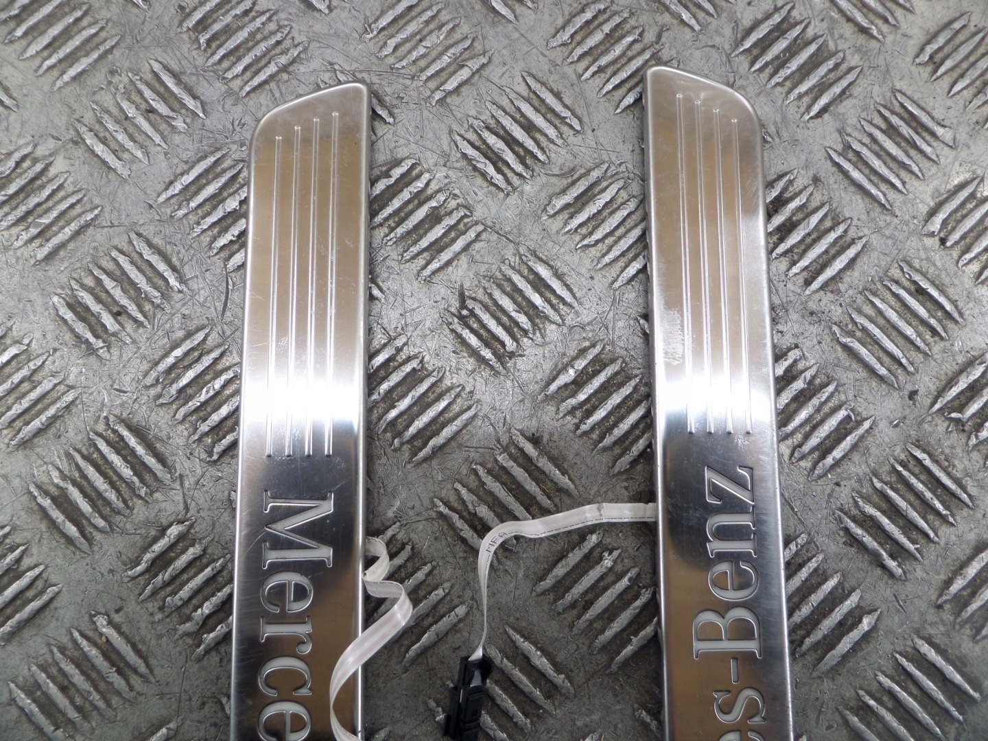MERCEDES W176 A-class LISTEWA of the threshold left right CHROM LED