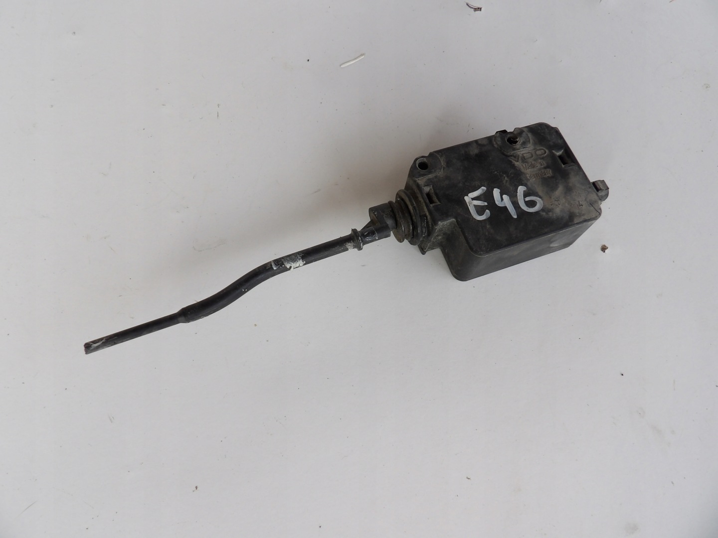 BMW E46 Dämpfer Klappen des Kraftstoffsbehälters