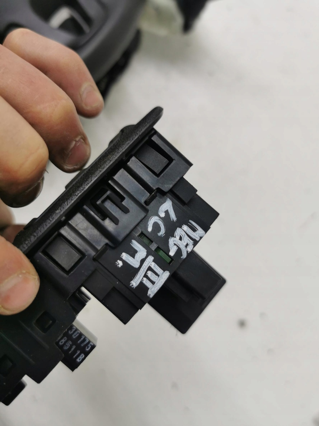 PANEL switch radio RENAULT MEGANE III 08-16 648450001R