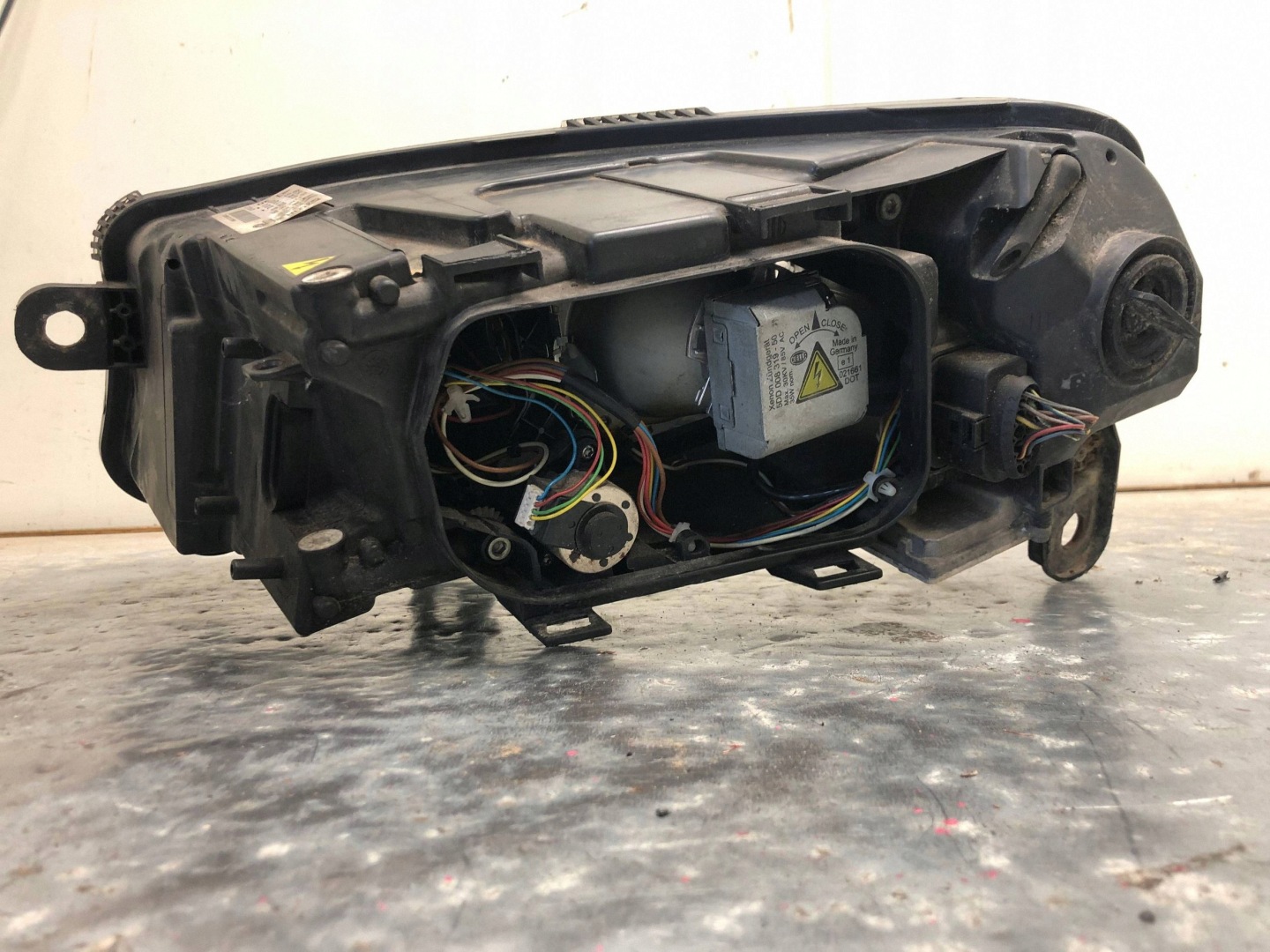 light right front XENON AUDI A6 C6 4F0941004AK