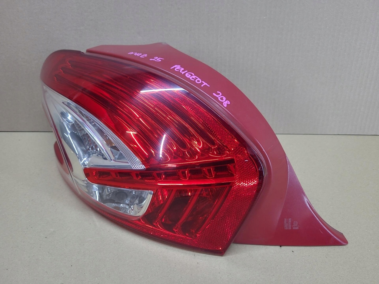 light rear left side Peugeot 208 2013 9672628280
