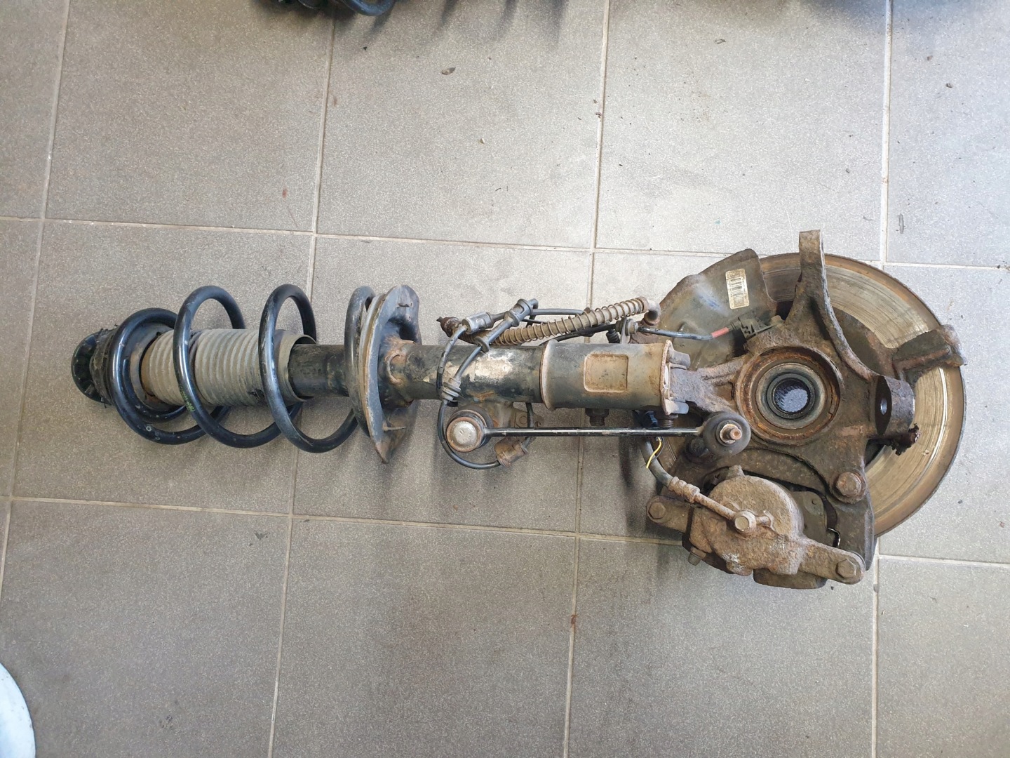 MACPERSON swing KIA VENGA 2009- 1.4 petrol right