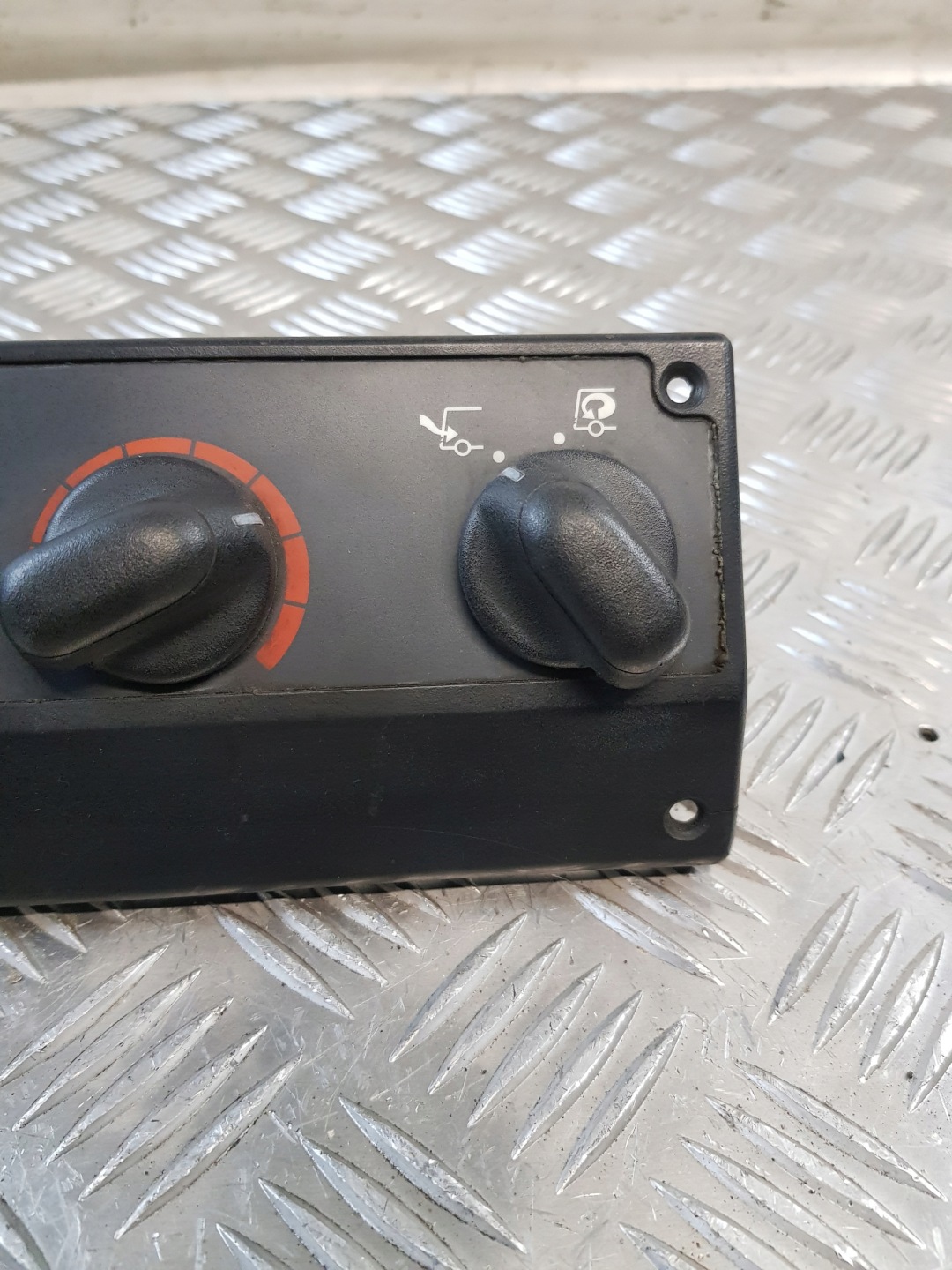 control panel air conditioning devices RVI 5010329370D DO AUTOBUSU