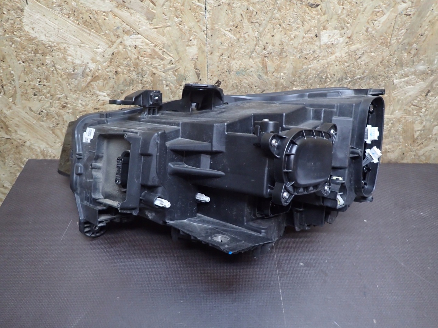 LIGHT FRONT RIGHT AUDI Q2 FULL LED 81A941034
