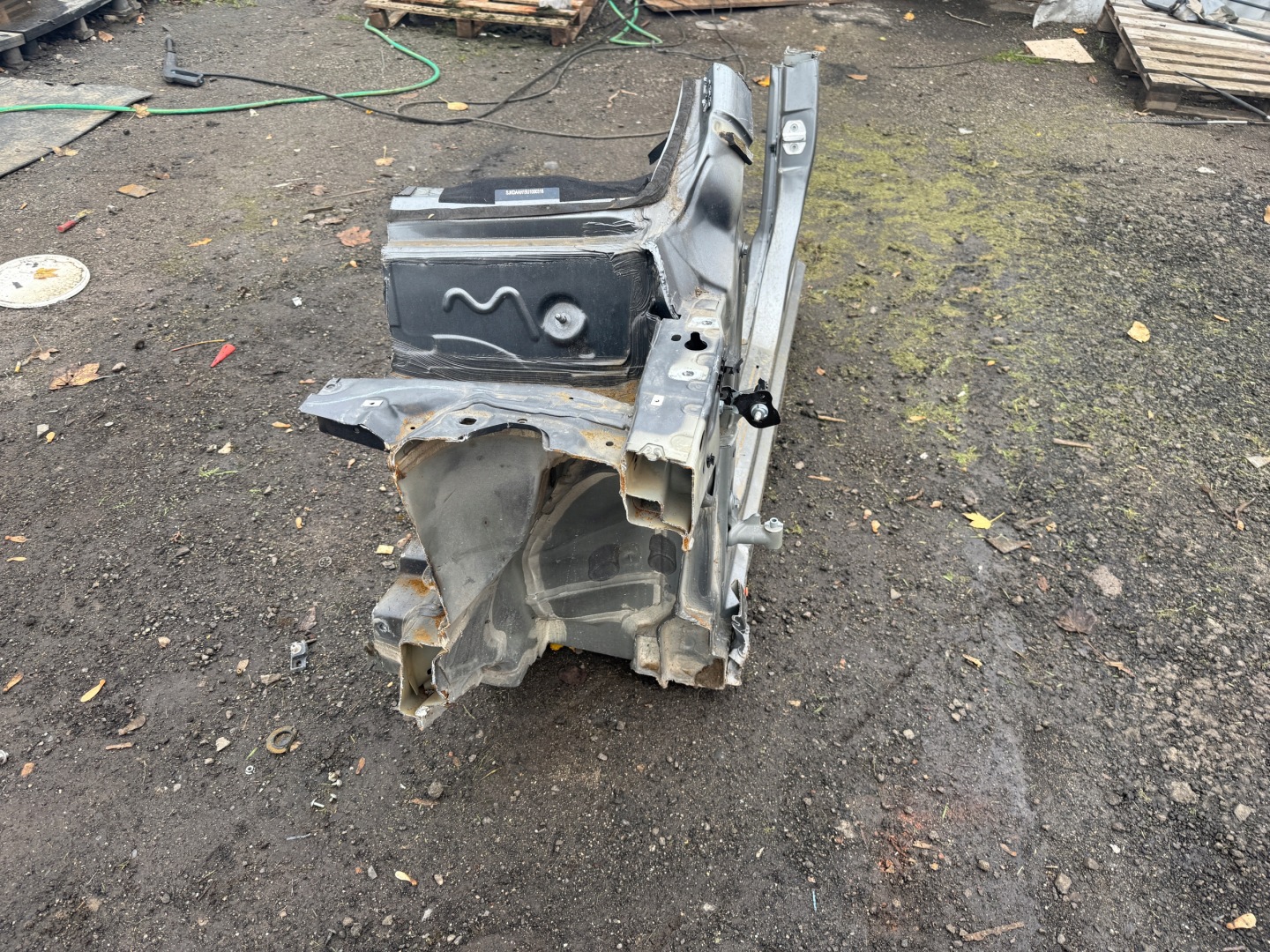 INFINITI Q30 threshold pillar quarter left front
