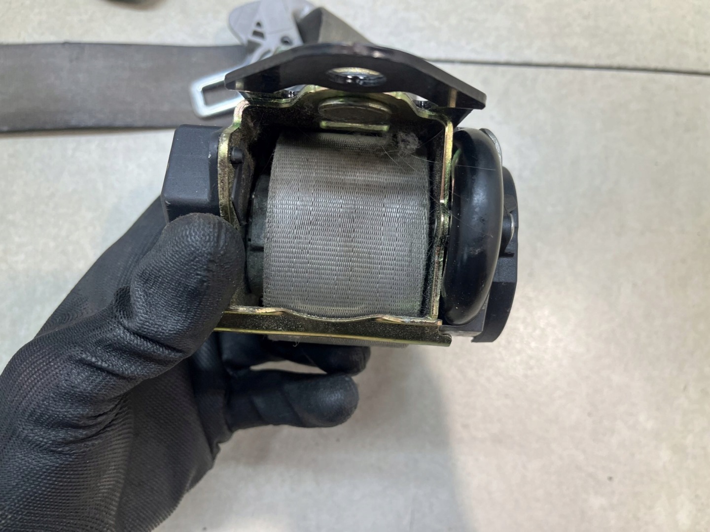 tension belt BEPIECZENSTWA left front HYUNDAI SONATA IV V6 3.3 511652600A