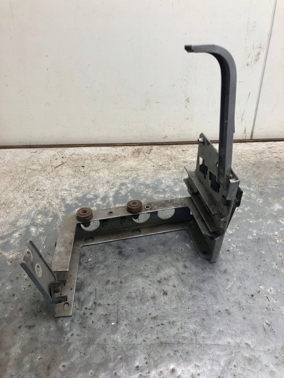 console holder right front AUDI A8 D2 4D0821138