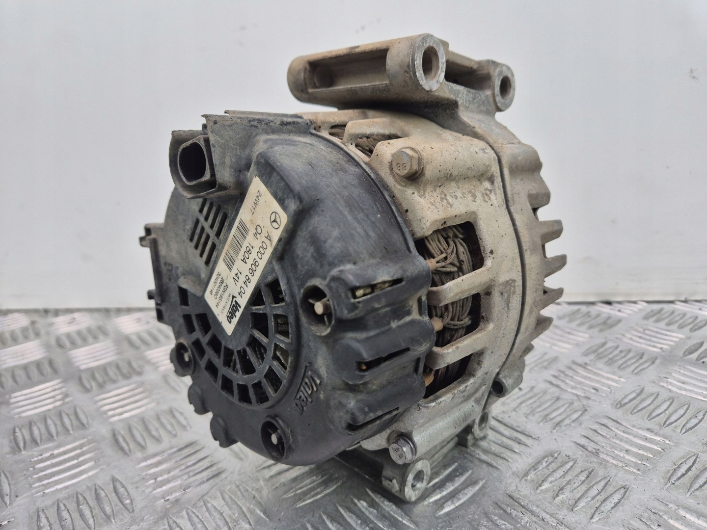 Mercedes Sprinter W907 W910 alternator A0009068404