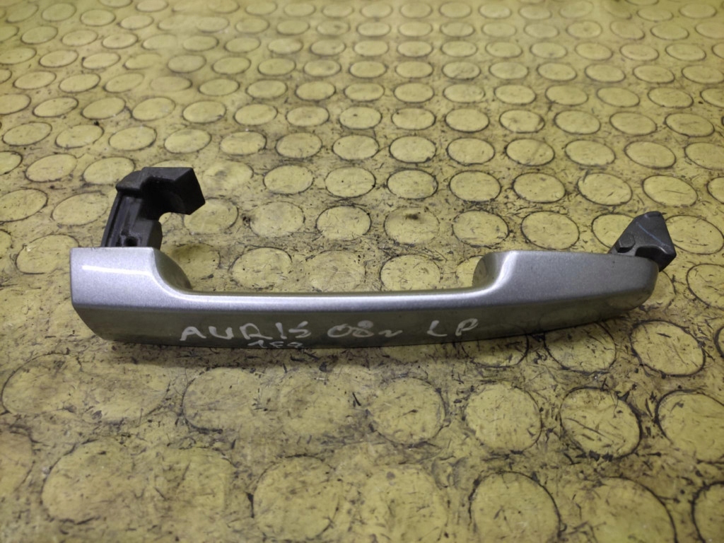 TOYOTA AURIS handle door left front 1F8
