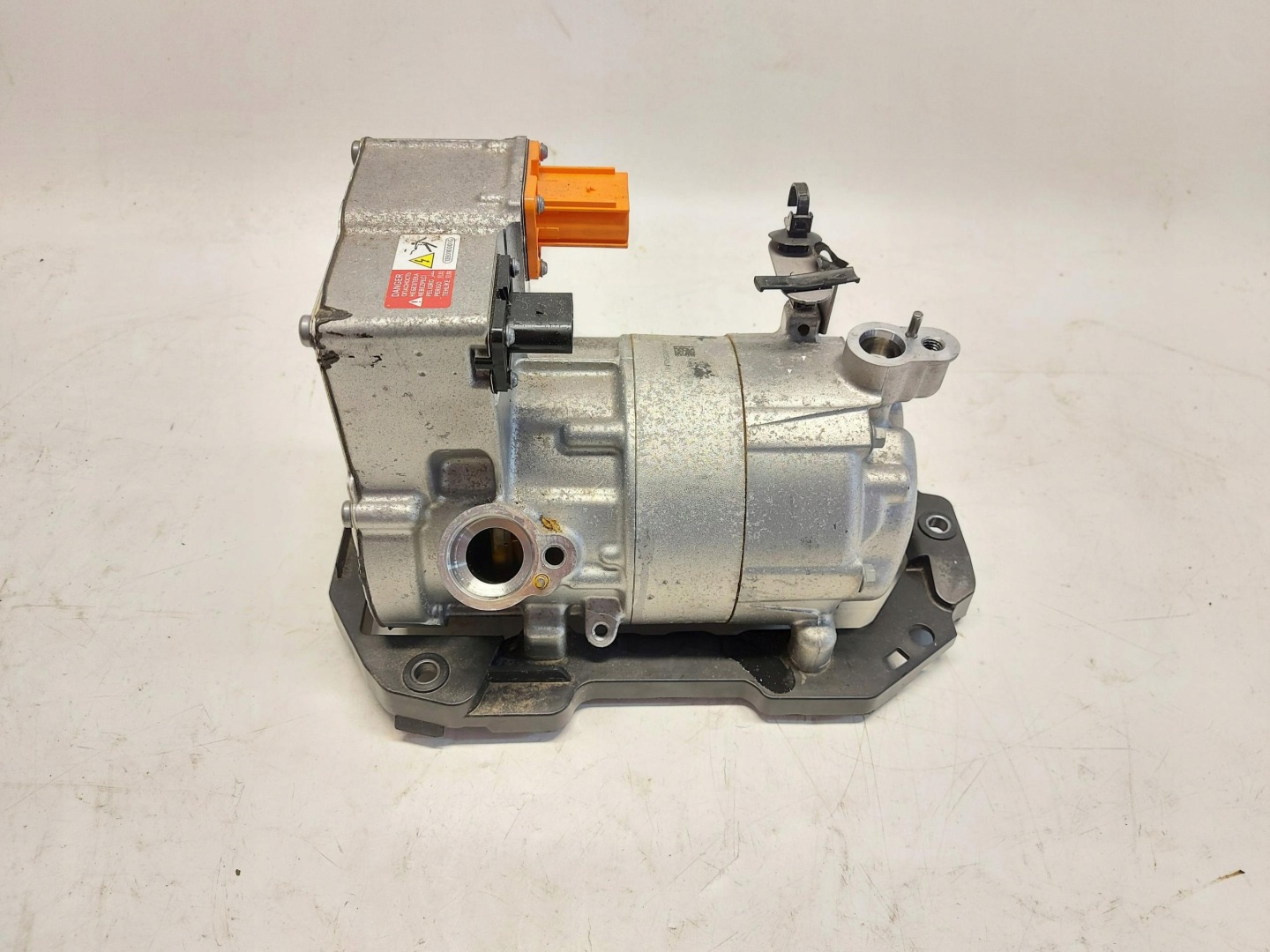 Ford Explorer VII R2KB Porta staffa per batteria 1EA820807H
