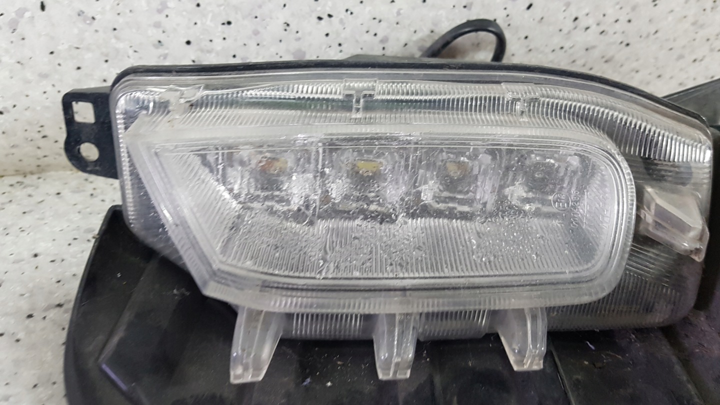 TOYOTA PRIUS + PLUS LIFT 2015 - links LED DRL Nebelscheinwerfer 2407