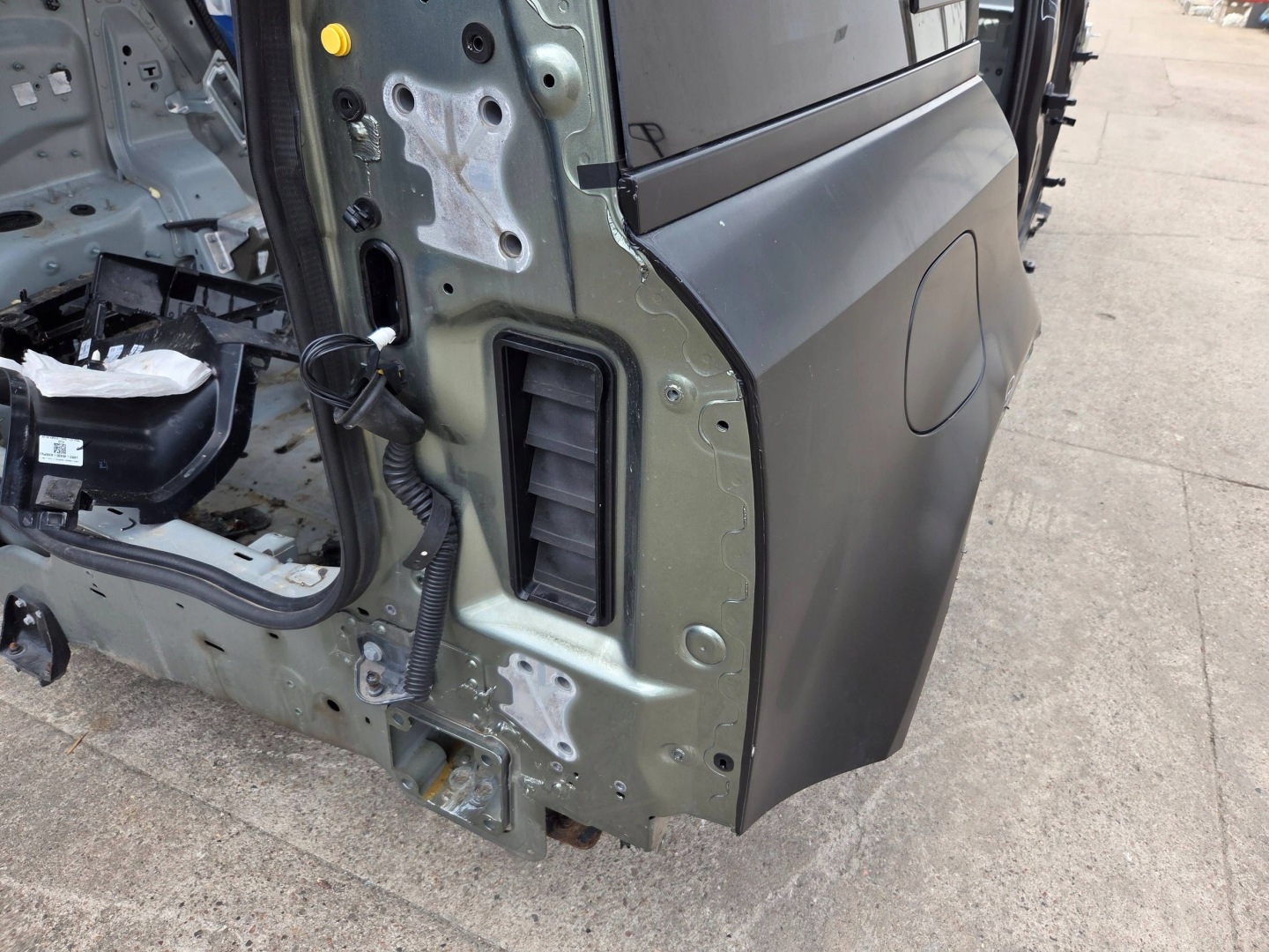 Land Rover Defender L663Cwiartka rear right