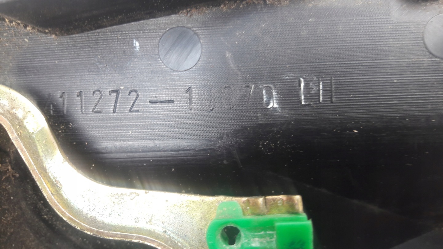 TOYOTA AVENSIS T22 lock door left front