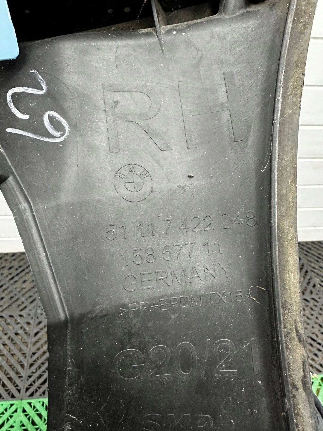 bumper bracket of the front front BMW 3 G20 G21 7422248