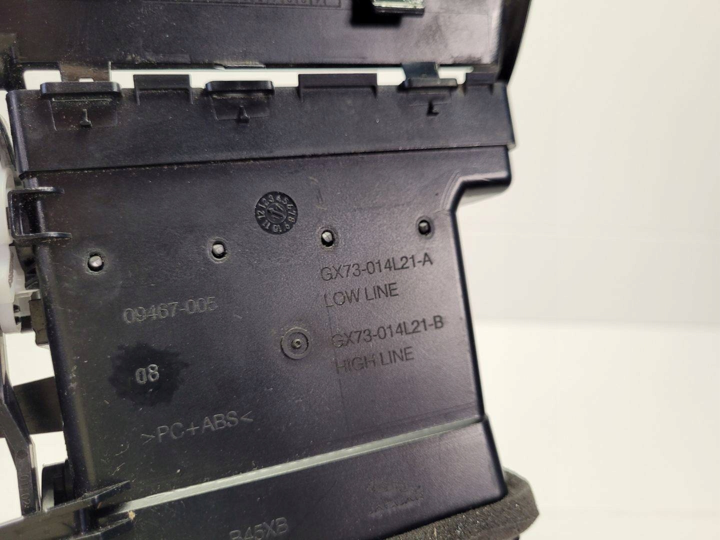 grid air conditioning devices Jaguar F-Pace (2015 - 2020) HK83-014L21-CE