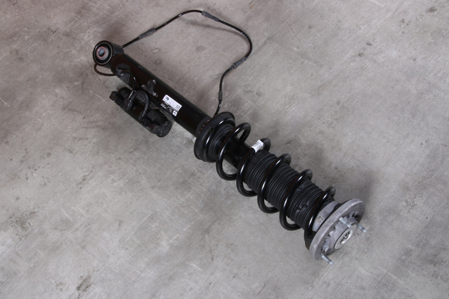 BMW 8 G16 GRAN COUPE shock absorber right rear part rear VDC 6878128