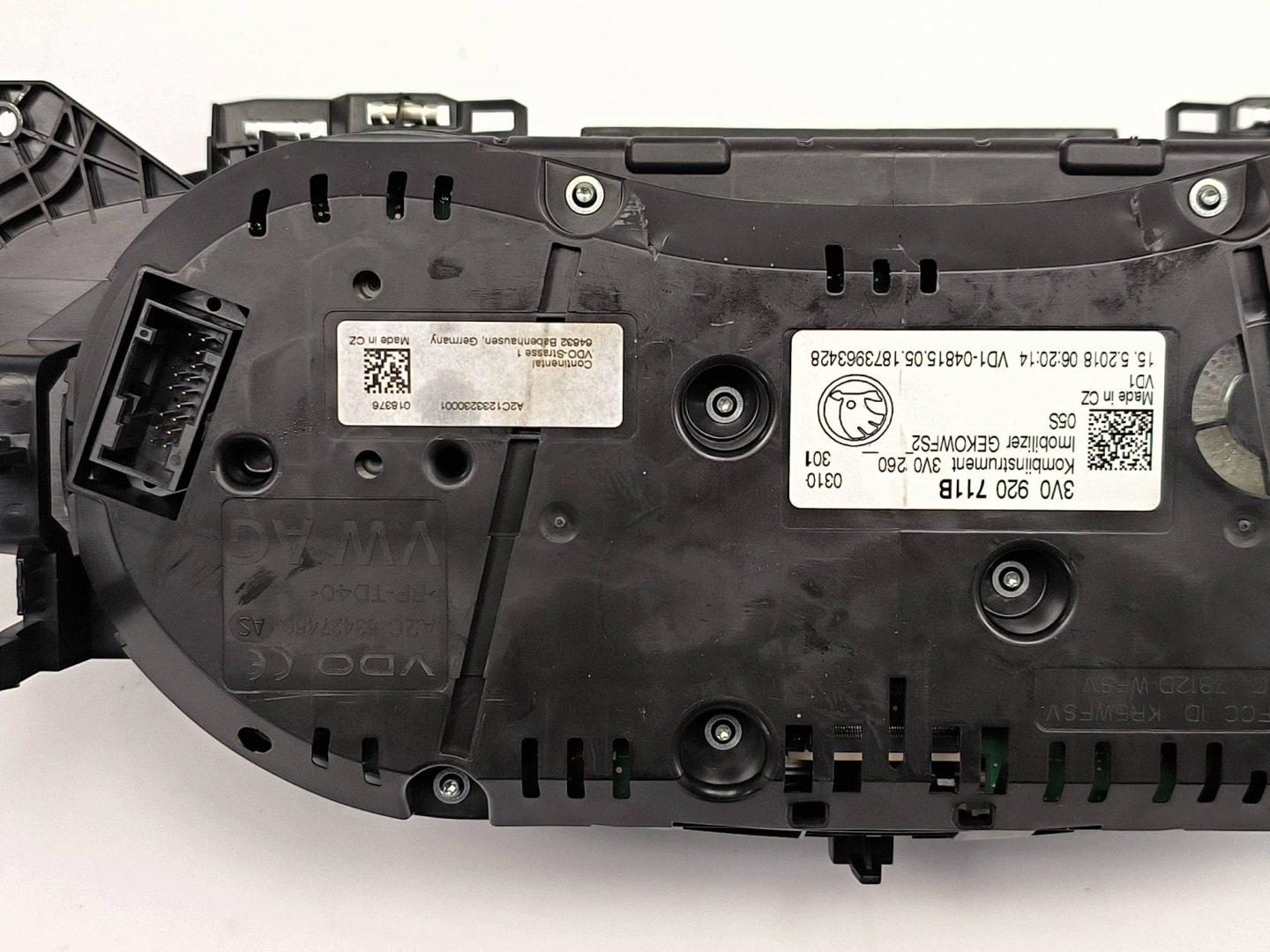 dials clock 3V0920711B SKODA SUPERB III